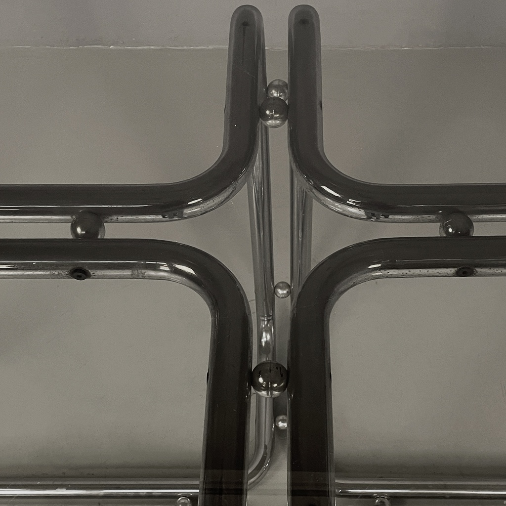 Tavolo da pranzo in vetro fumè e acciaio, 1970 ca.