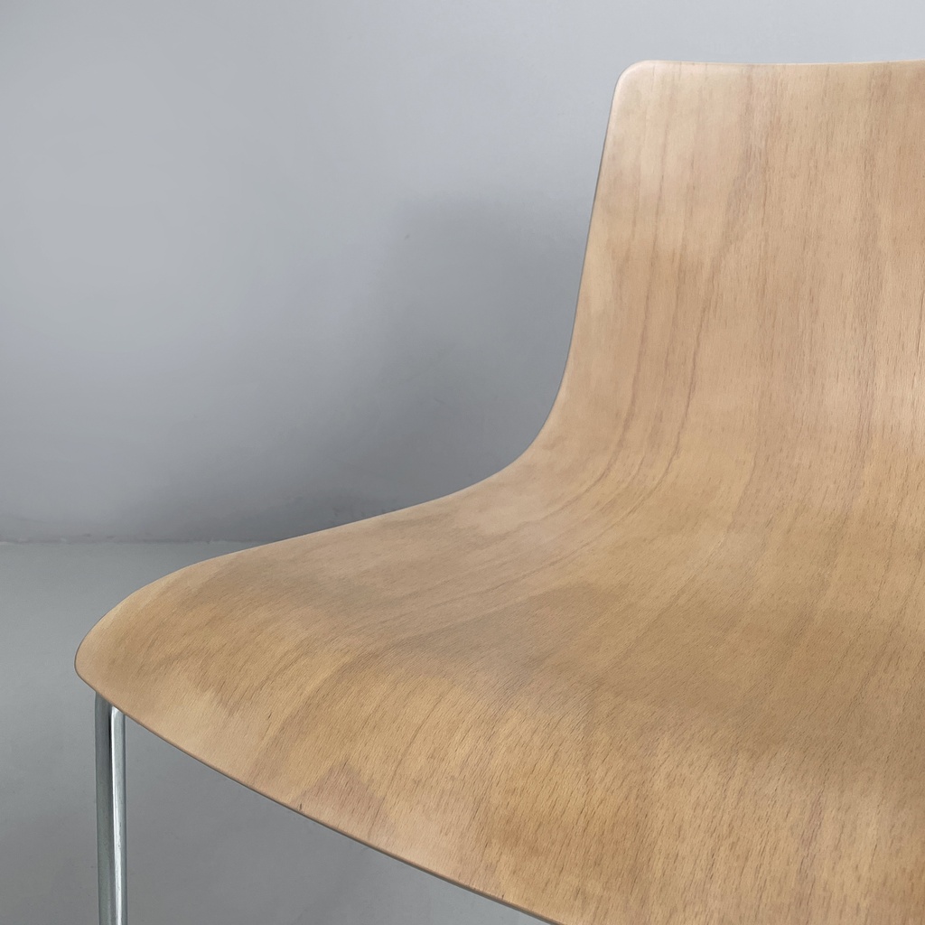 Sedia in legno chiaro e metallo, 1980 ca.