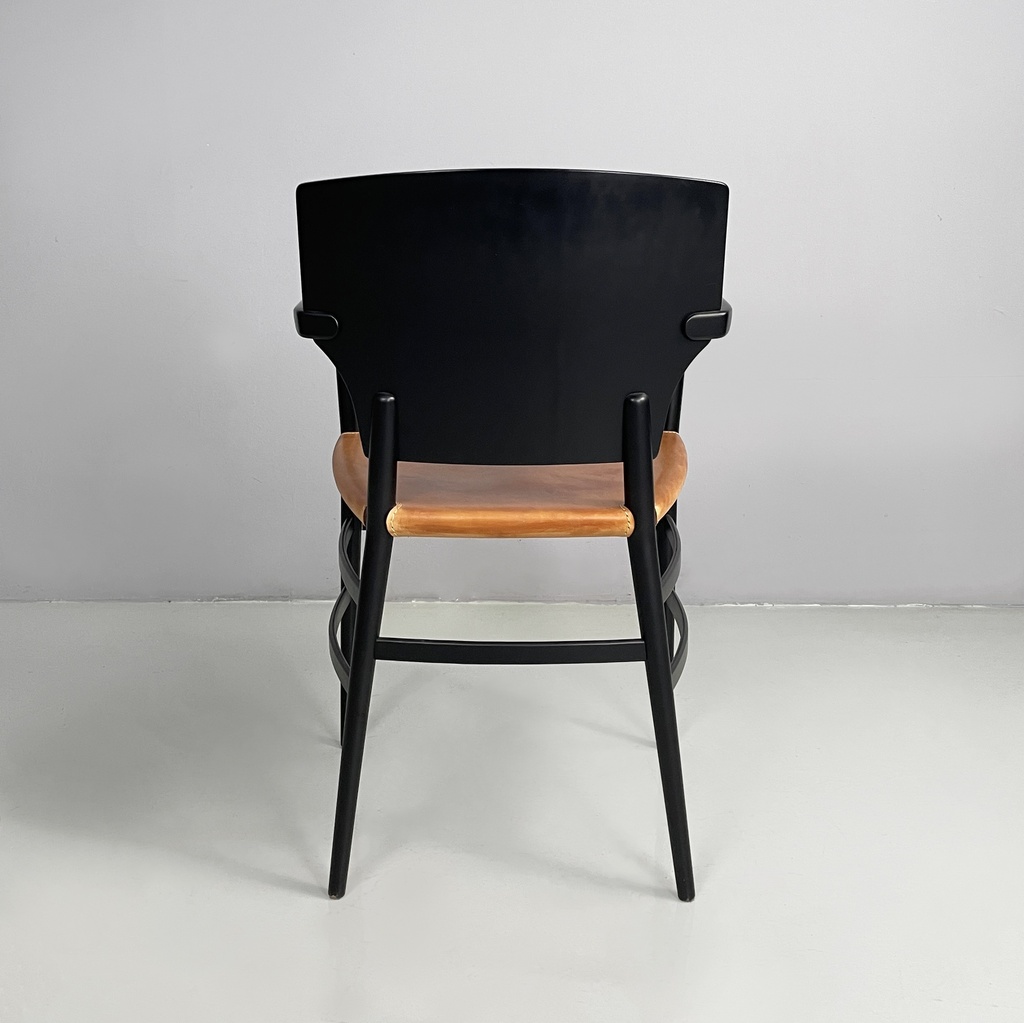 Sedie in legno nero e pelle marrone, 1980 ca.