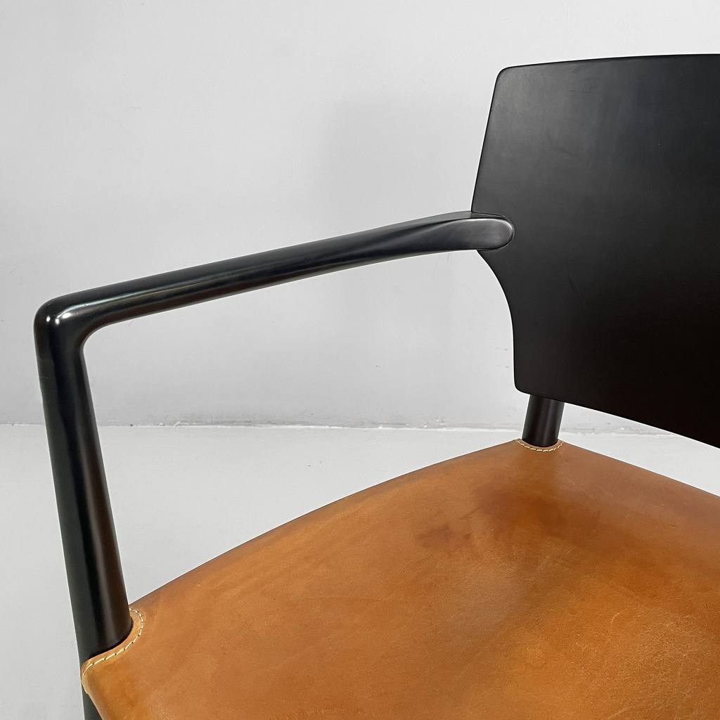 Sedie in legno nero e pelle marrone, 1980 ca.