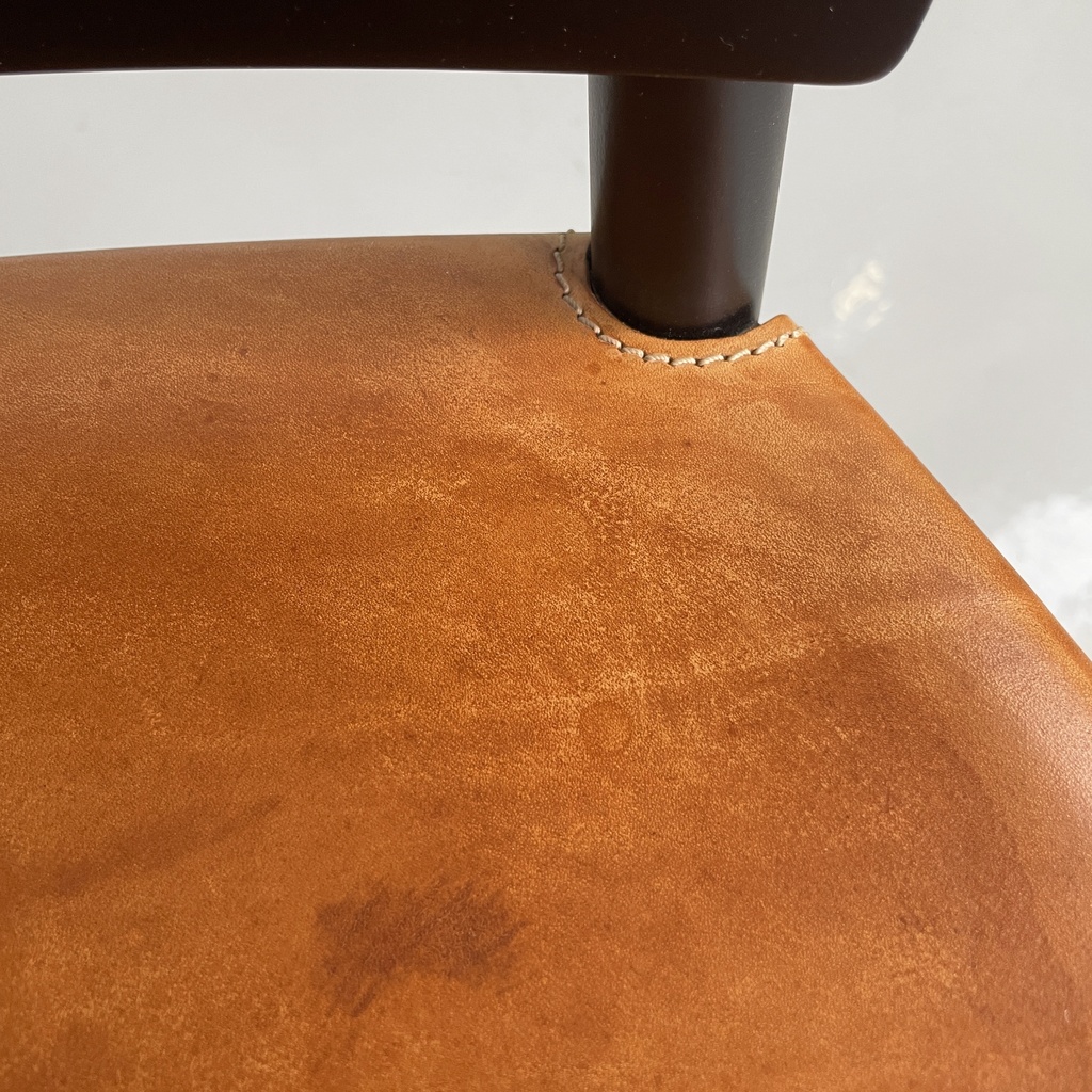 Sedie in legno nero e pelle marrone, 1980 ca.