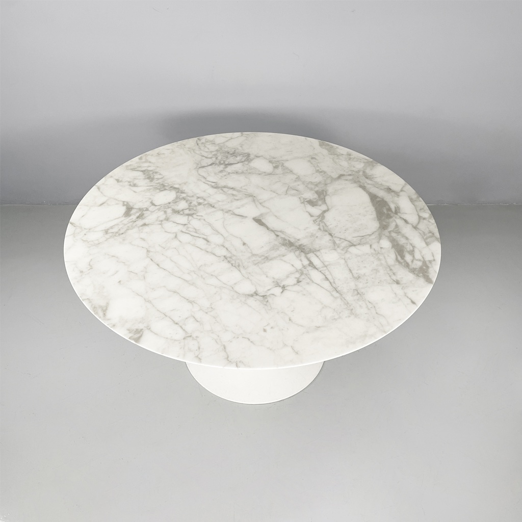 Tavolo da pranzo Tulip di Eero Saarinen per Knoll, 2000 ca.