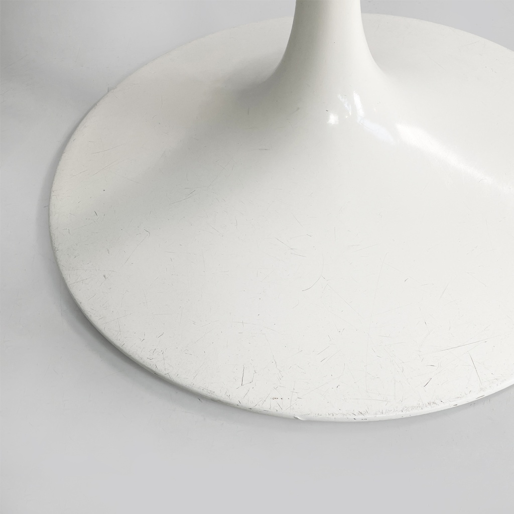 Tavolo da pranzo Tulip di Eero Saarinen per Knoll, 2000 ca.