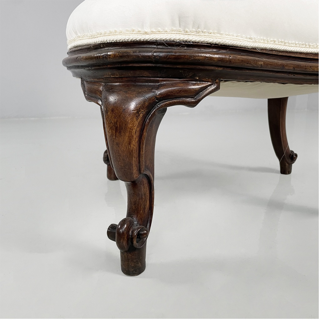 Poltrone in legno e tessuto bianco, 1930 ca.