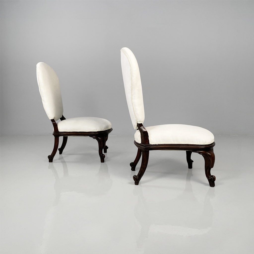 Poltrone in legno e tessuto bianco, 1930 ca.