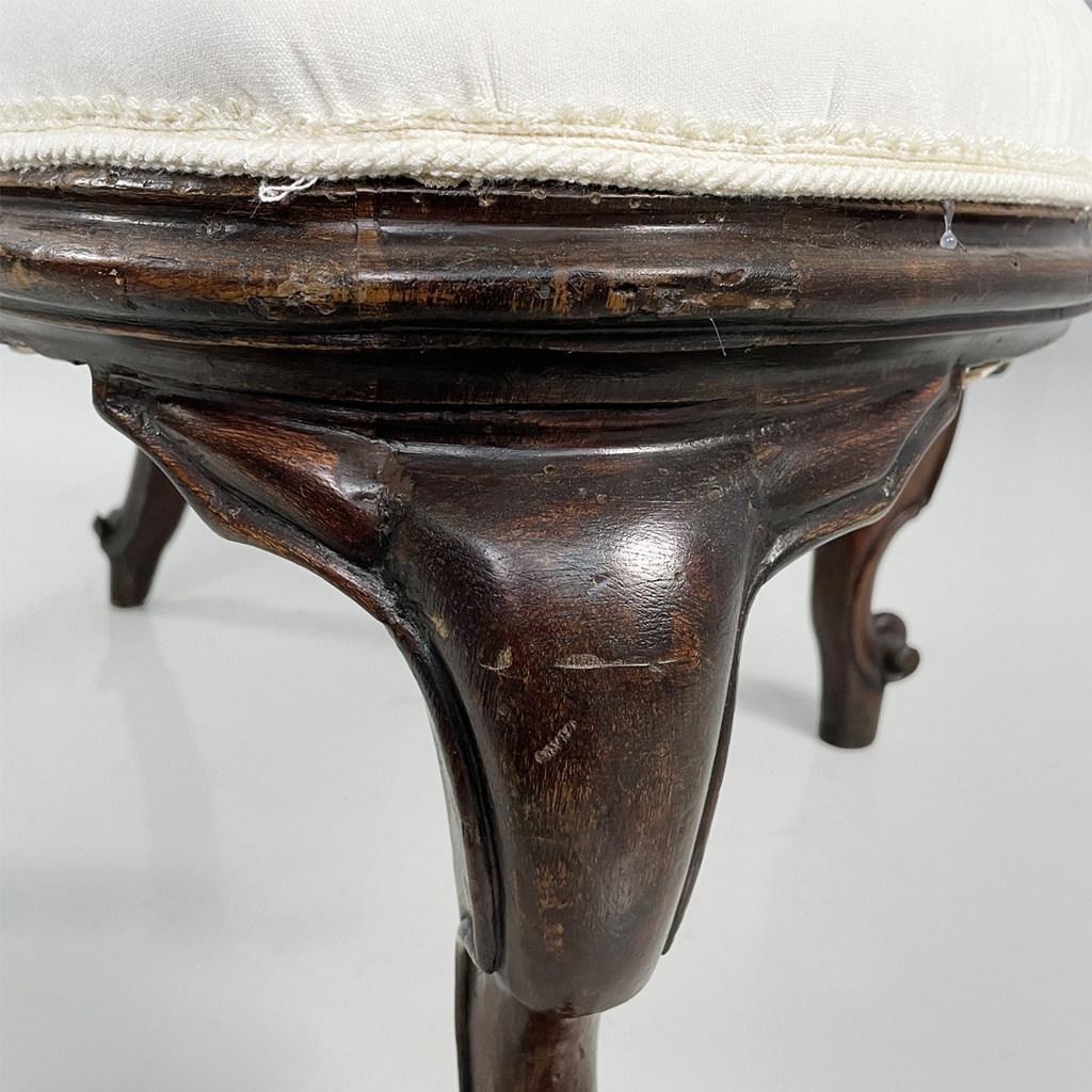 Poltrone in legno e tessuto bianco, 1930 ca.