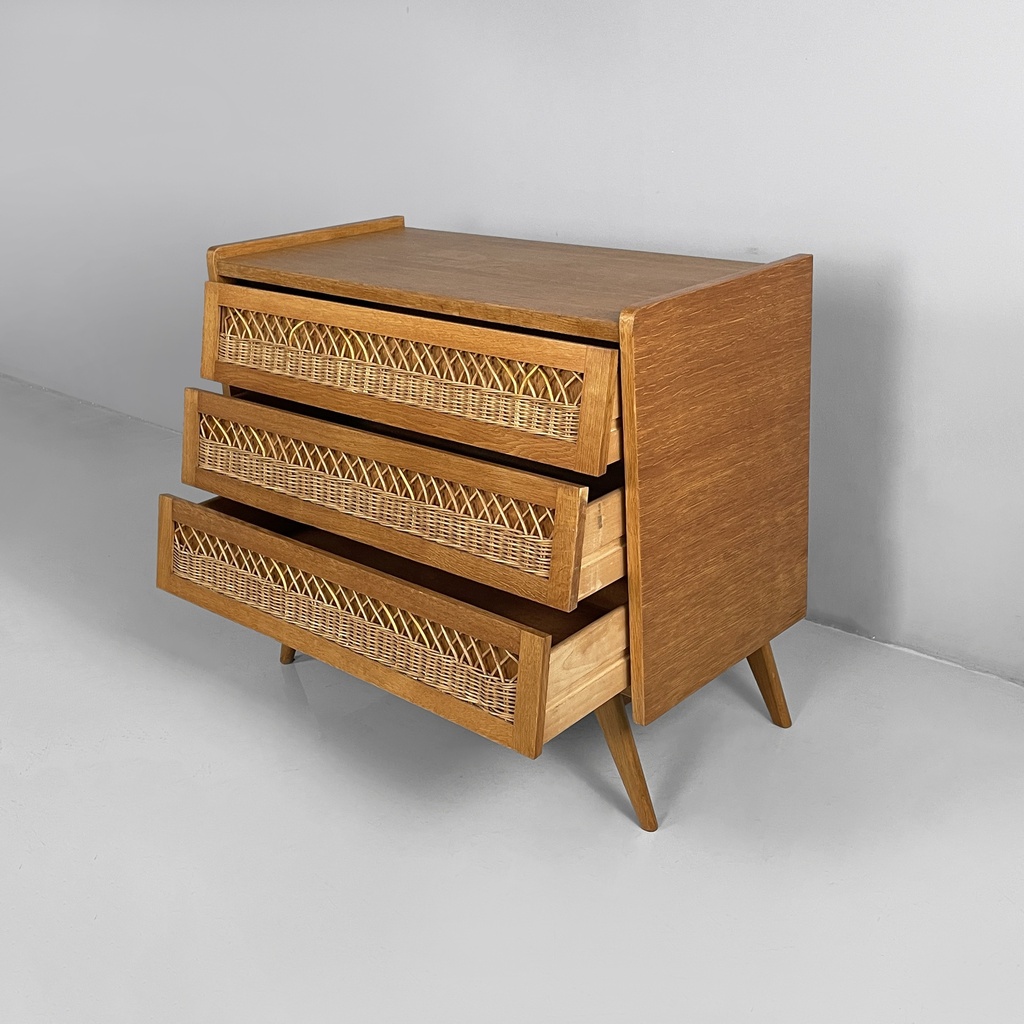 Cassettiera in legno e rattan, 1960 ca.
