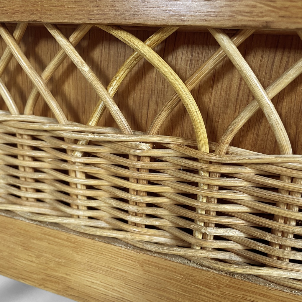 Cassettiera in legno e rattan, 1960 ca.