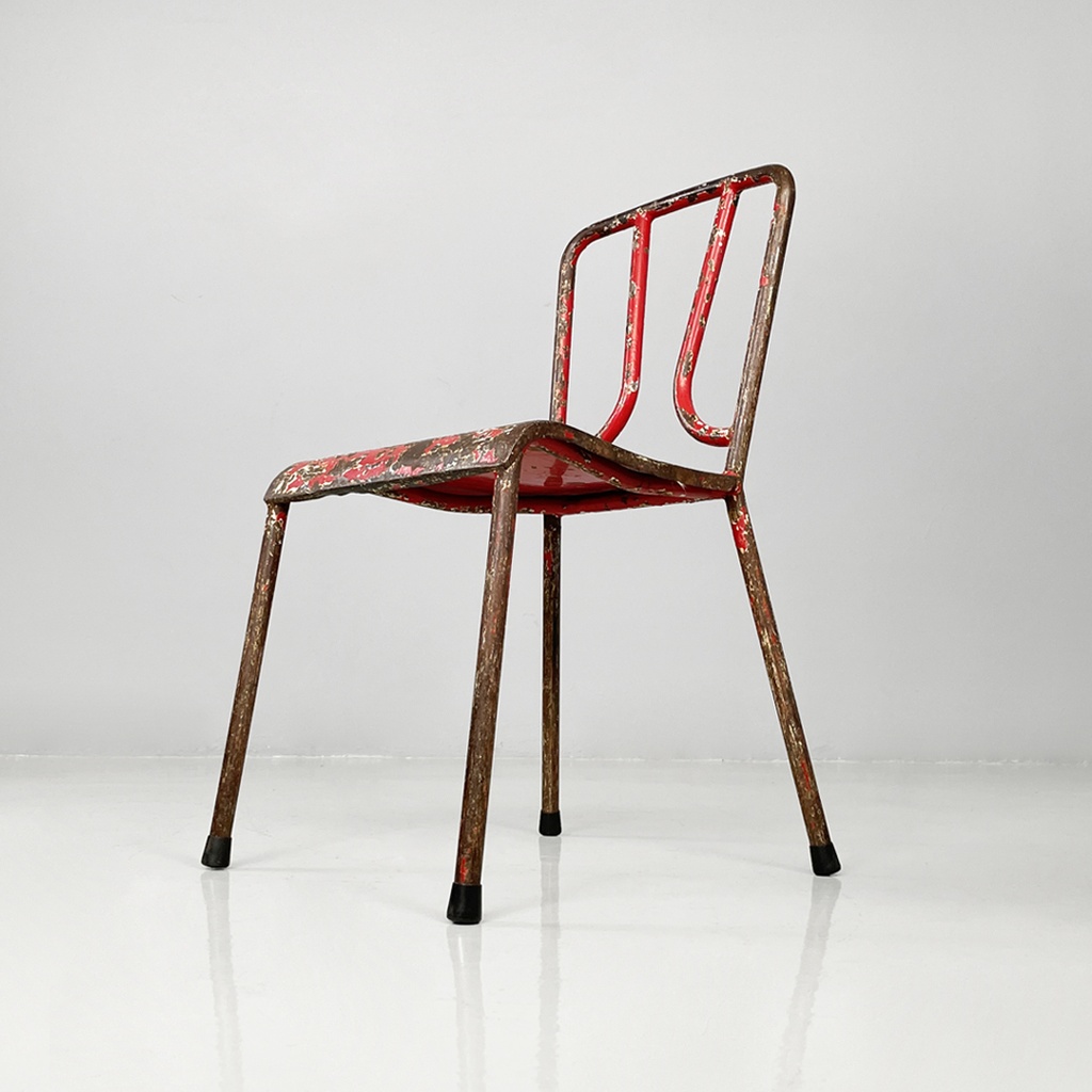 Sedie in metallo rosso, 1940 ca.