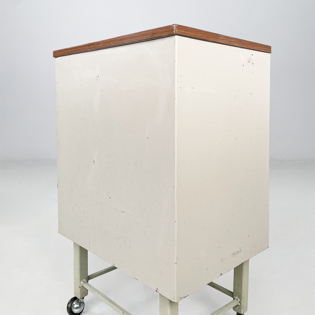 Cassettiera in metallo con ruote, 1950 ca.