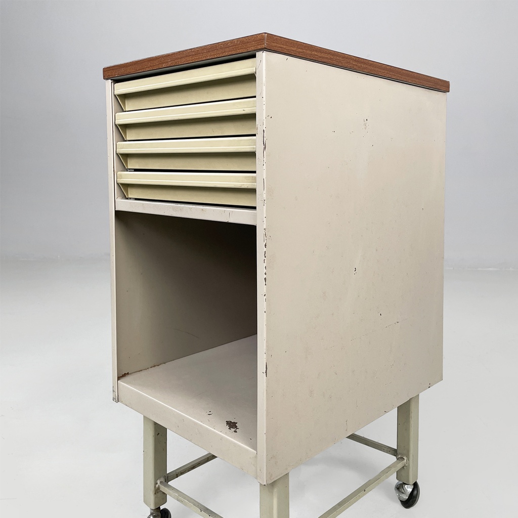 Cassettiera in metallo con ruote, 1950 ca.