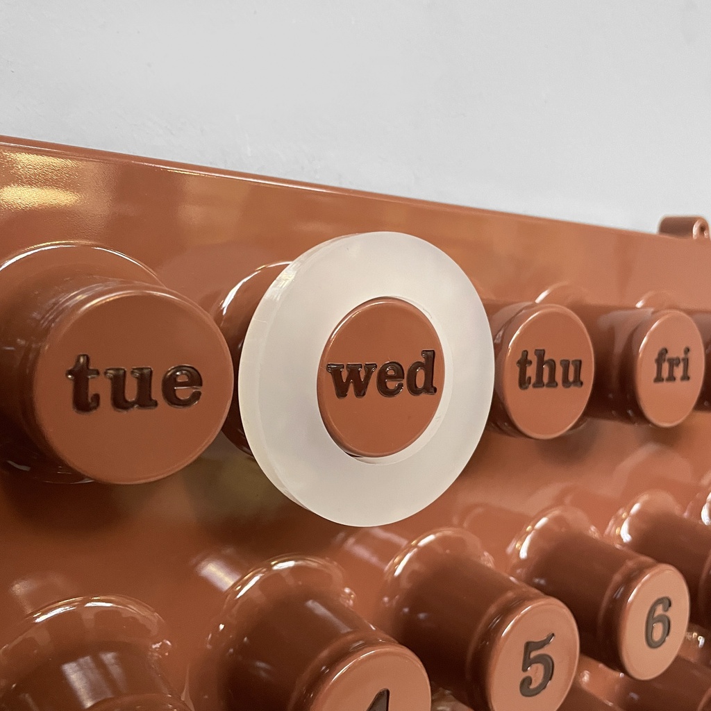 Calendario da parete Moka Mousse di Giorgio Della Beffa per Ring A Date, 2025