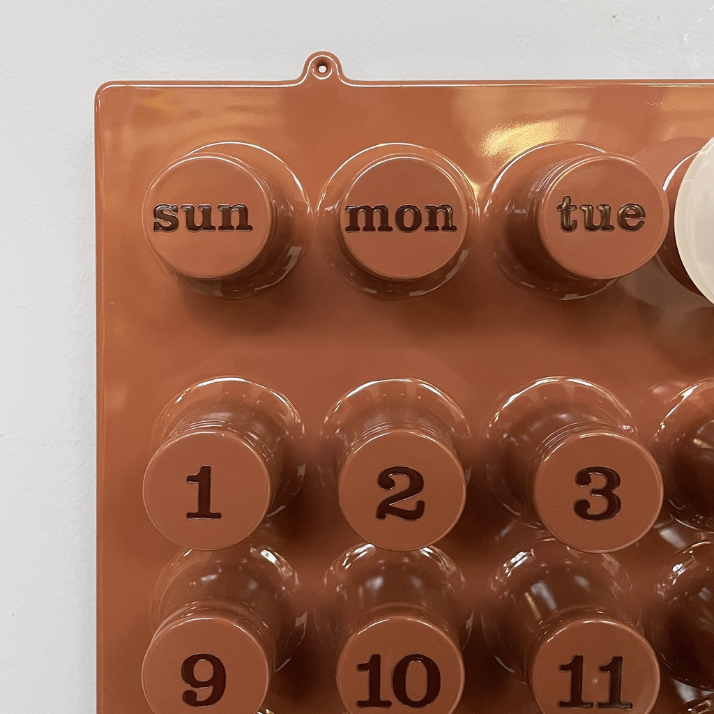 Calendario da parete Moka Mousse di Giorgio Della Beffa per Ring A Date, 2025