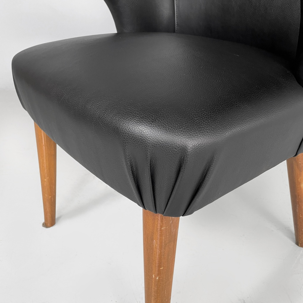 Poltrone in pelle nera e legno, 1960 ca.