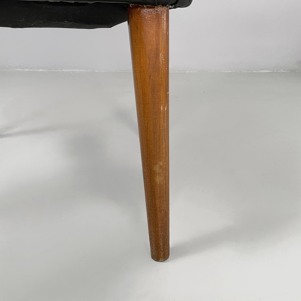 Poltrone in pelle nera e legno, 1960 ca.