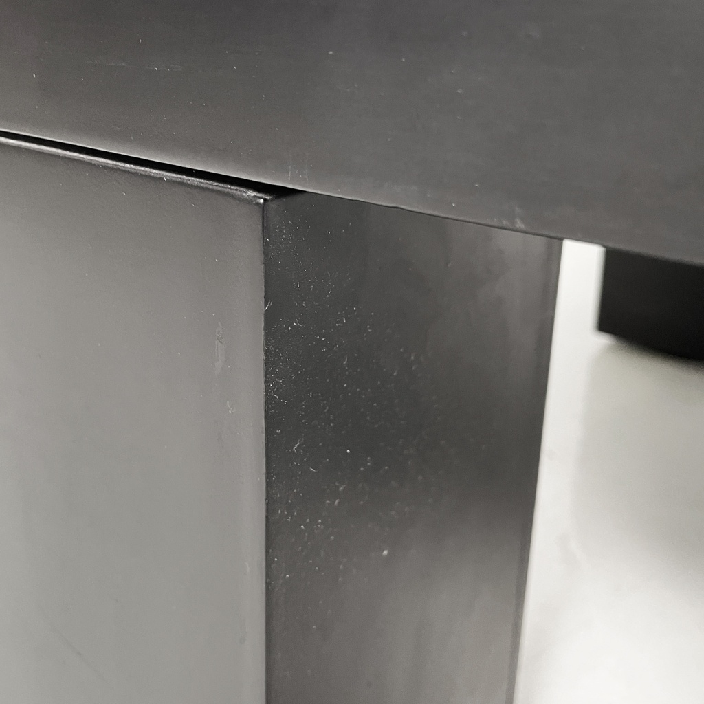 Tavolo da caffè in legno nero, 1980 ca.