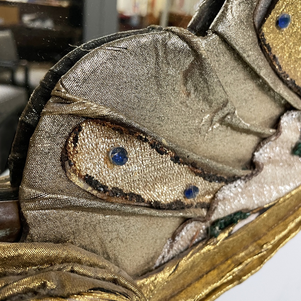 Specchio da parete con decori in tessuto, 1940 ca.