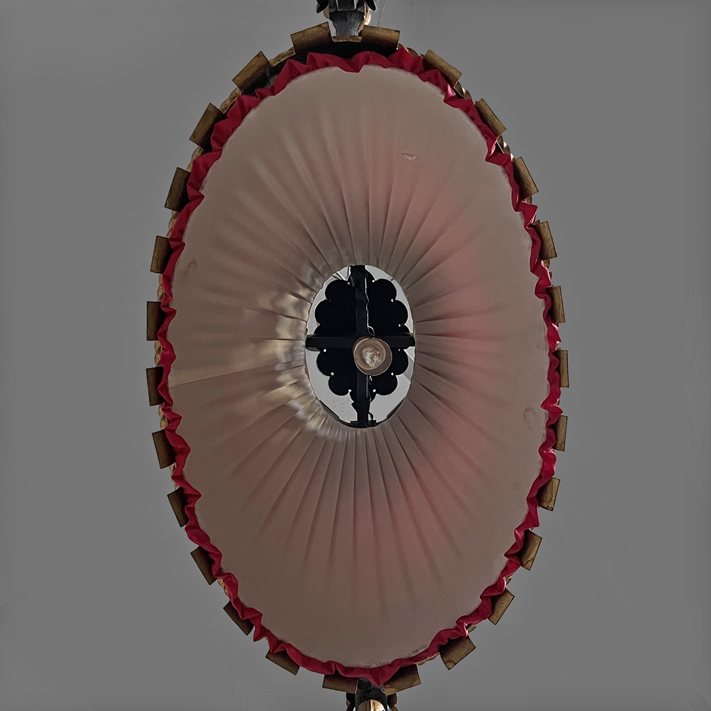 Lampadario in metallo e tessuto rosso, 1940 ca.