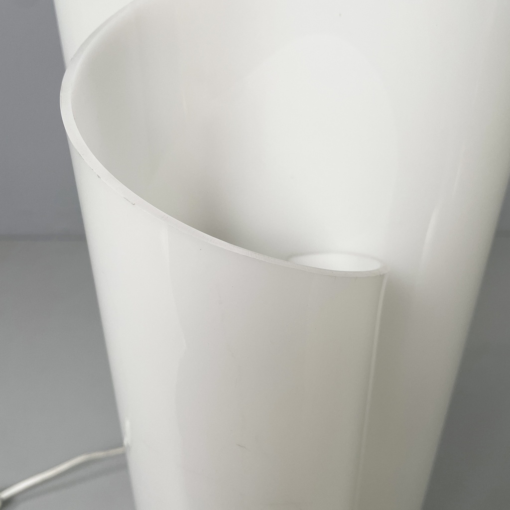 Lampada da tavolo Mezza Chimera di Vico Magistretti per Artemide, 1970 ca.