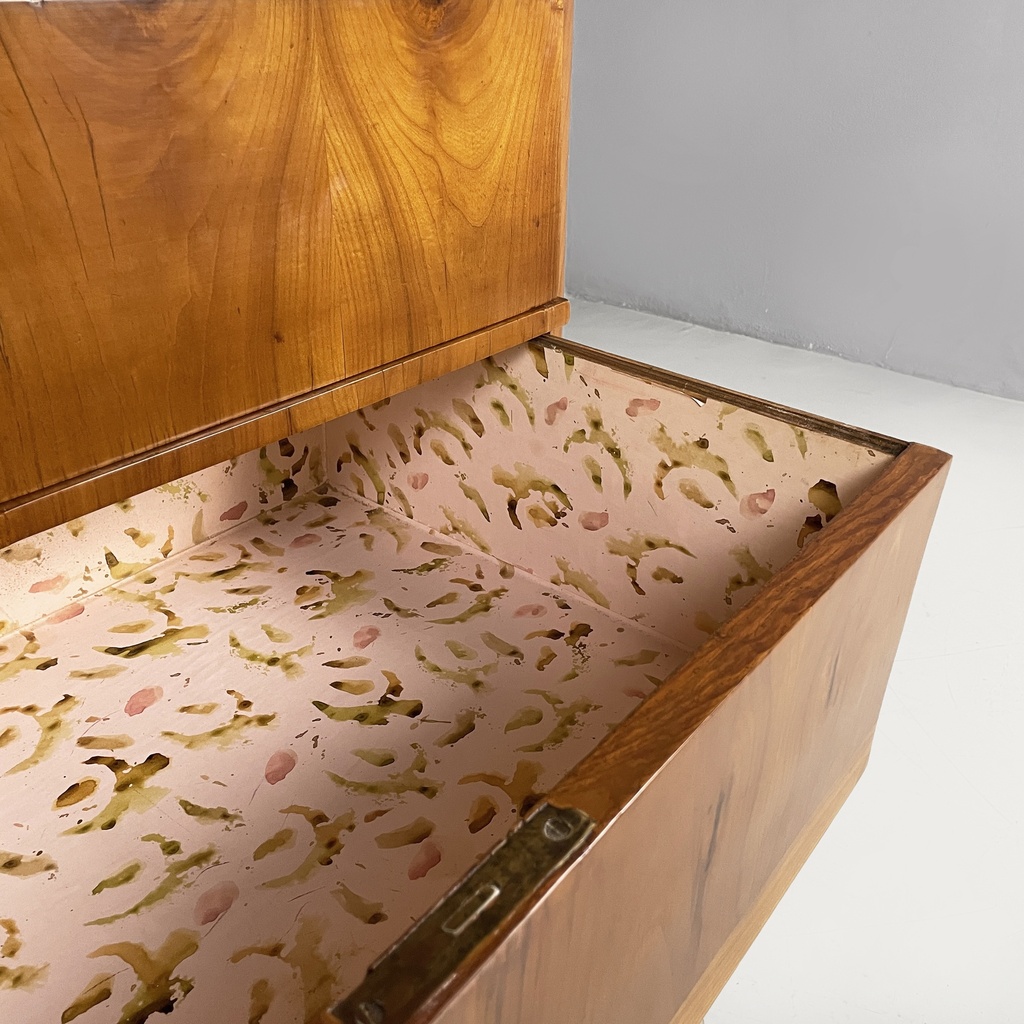 Cassettiera in legno, 1930 ca.