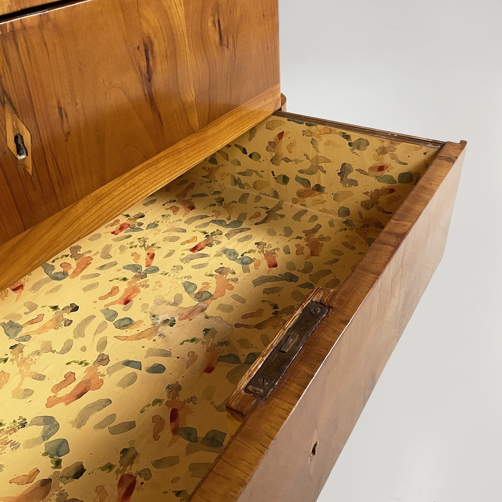 Cassettiera in legno, 1930 ca.