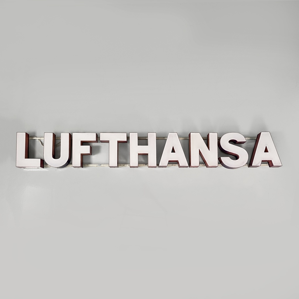 Insegna Lufthansa in plexiglass bianco, 1970 ca.
