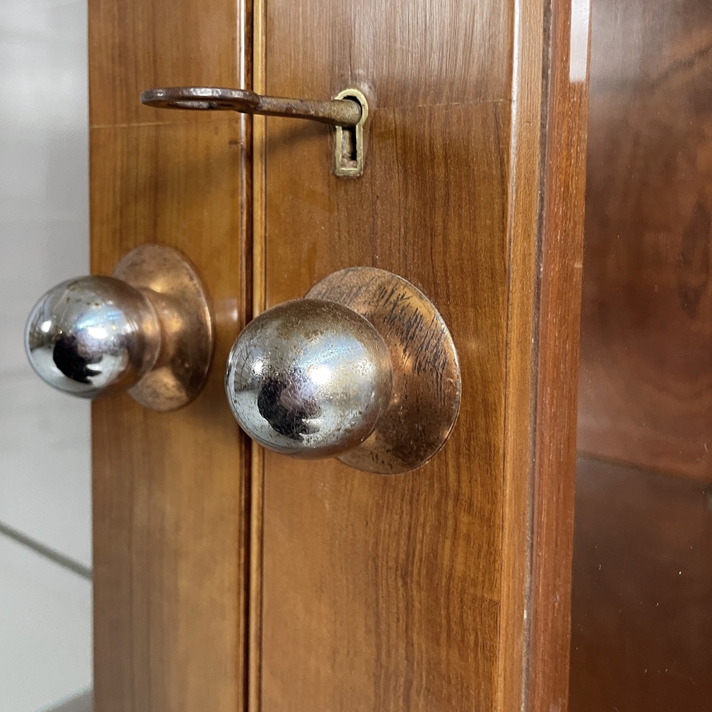 Vetrina in legno e vetro, 1930 ca.