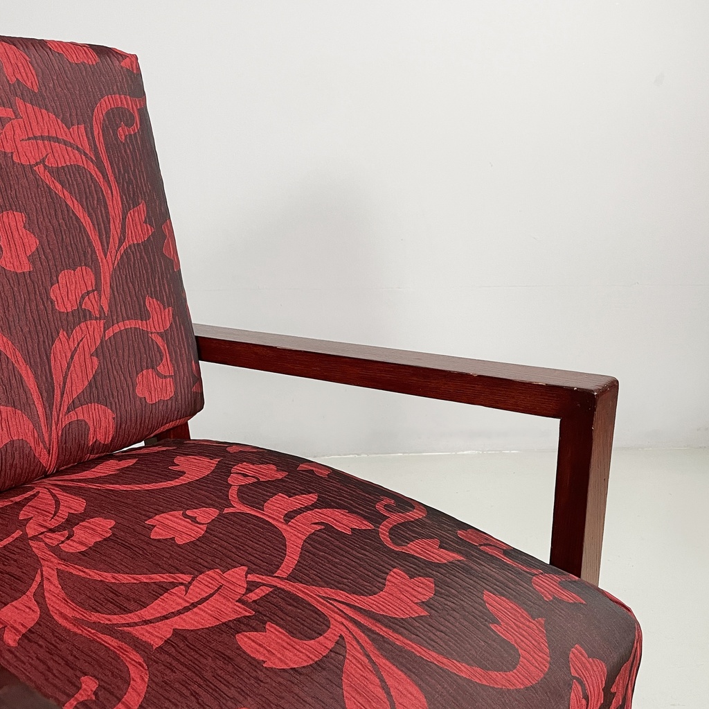 Poltrona in legno e tessuto rosso, 1930 ca.