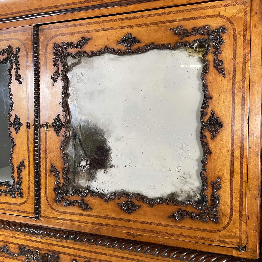 Credenza con specchi in legno tornito, 1930 ca.