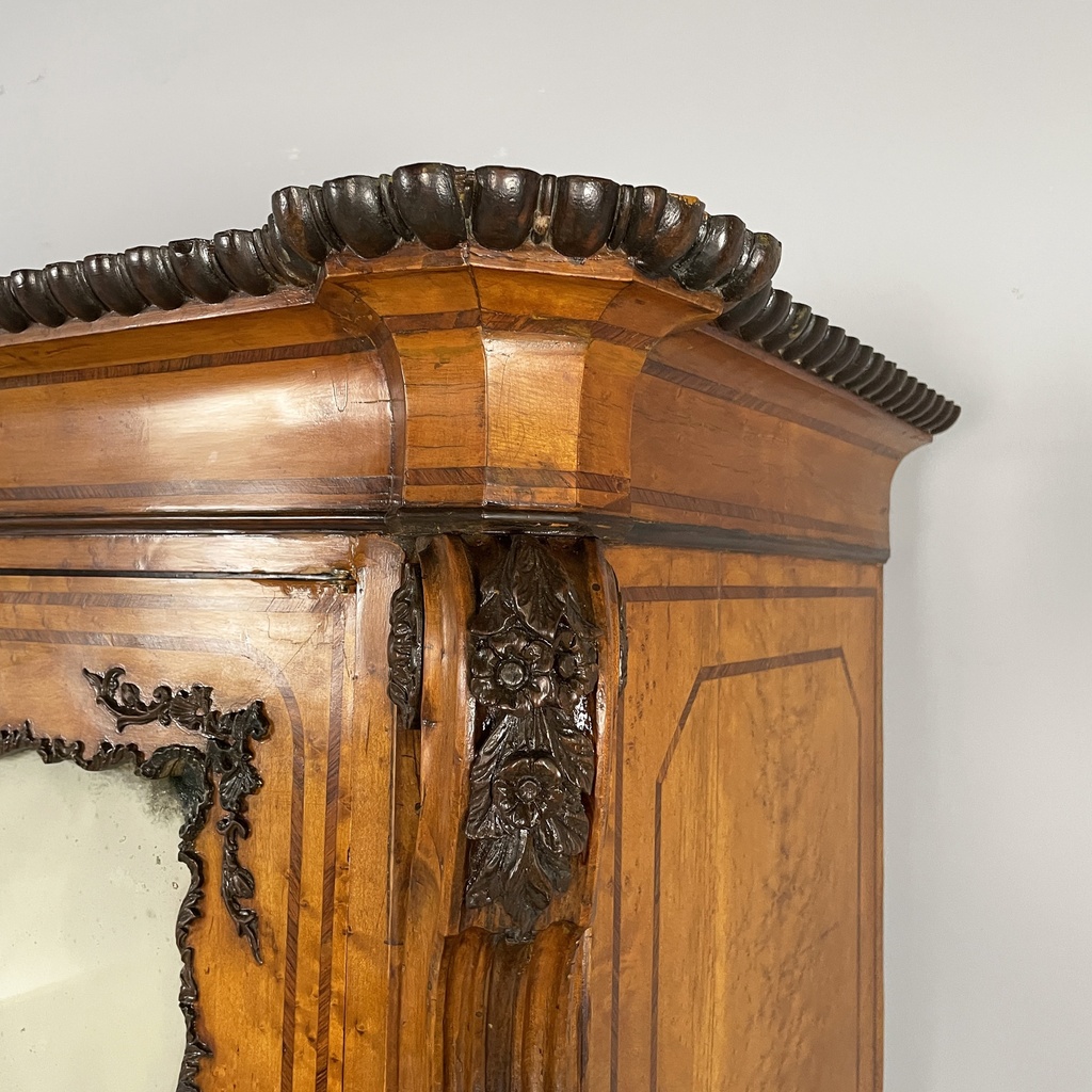 Credenza con specchi in legno tornito, 1930 ca.