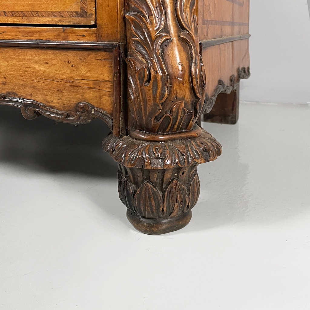 Credenza con specchi in legno tornito, 1930 ca.