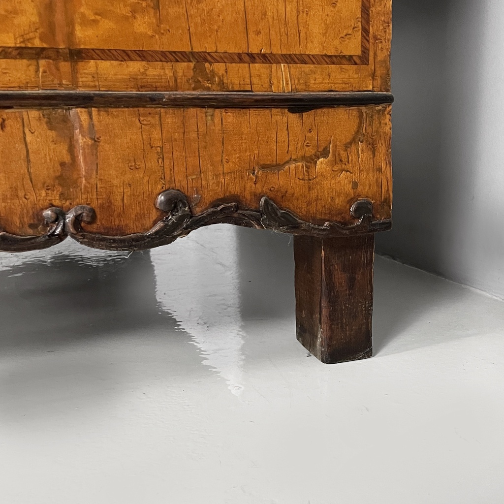 Credenza con specchi in legno tornito, 1930 ca.