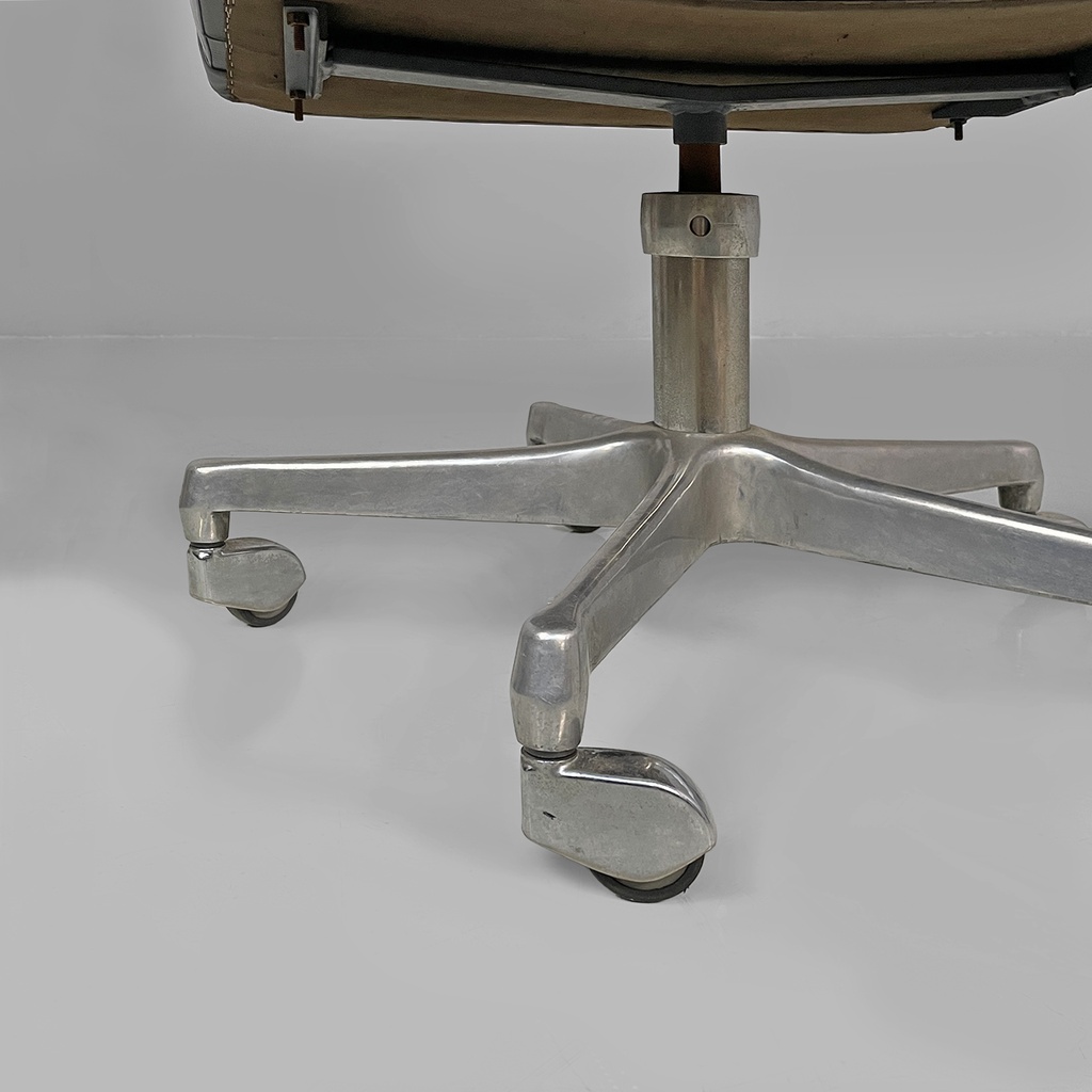 Poltrona di Osvaldo Borsani per Tecno , 1970 ca.