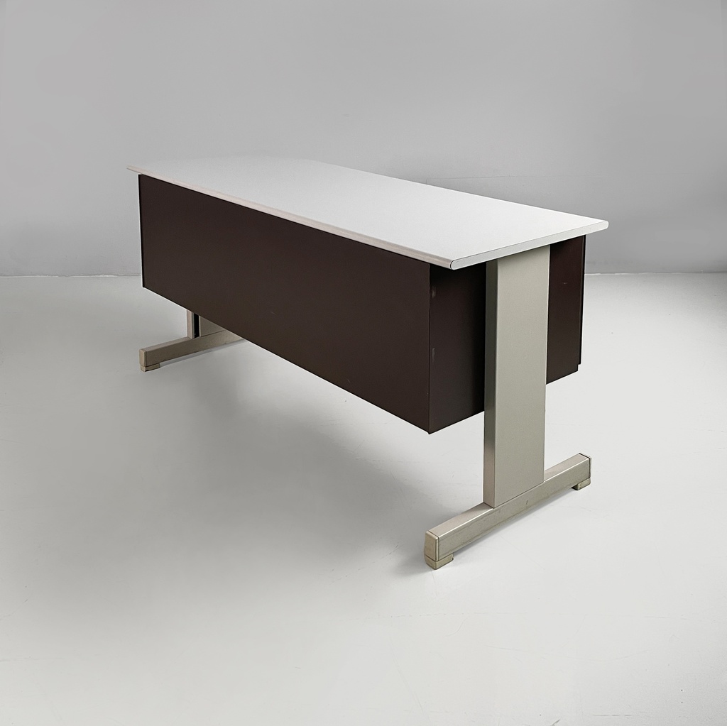 Sideboard Synthesis 45 di Ettore Sottsass per Olivetti, 1970 ca.