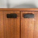 Libreria in legno, metallo nero e ottone, 1960 ca.