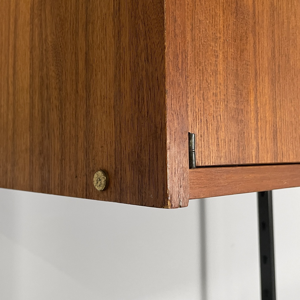 Libreria in legno, metallo nero e ottone, 1960 ca.