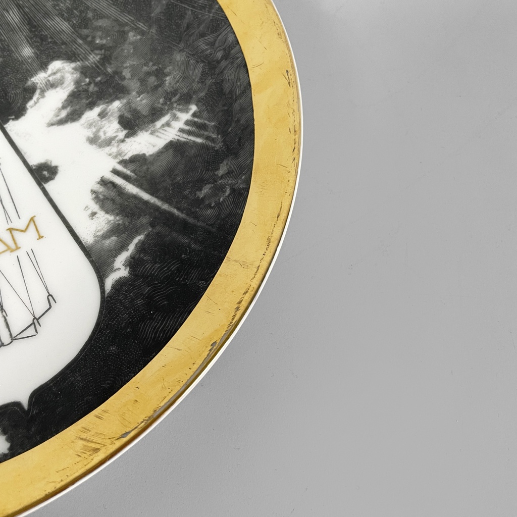 Piatto decorativo Osram di Fornasetti, 1970 ca.