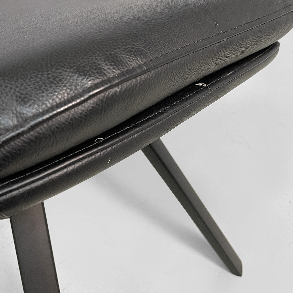 Poltrona con pouf P22 di Patrick Norguet per Cassina, 2010 ca. 