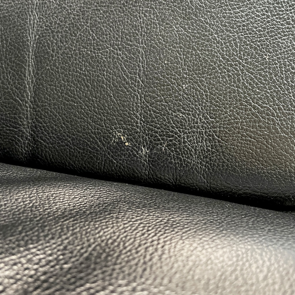 Poltrona con pouf P22 di Patrick Norguet per Cassina, 2010 ca. 