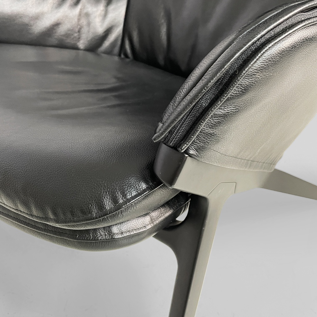 Poltrona con pouf P22 di Patrick Norguet per Cassina, 2010 ca. 