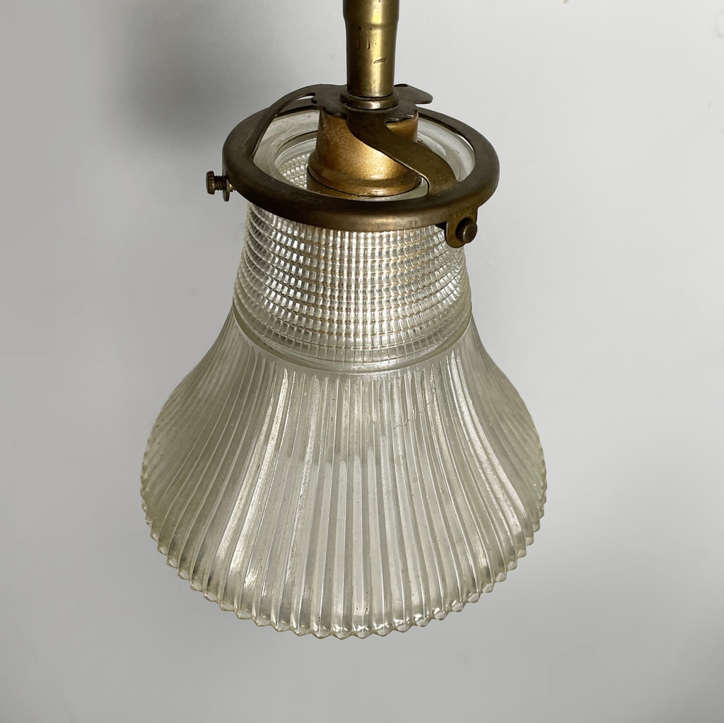 Lampada da parete in ottone e vetro, 1940 ca.