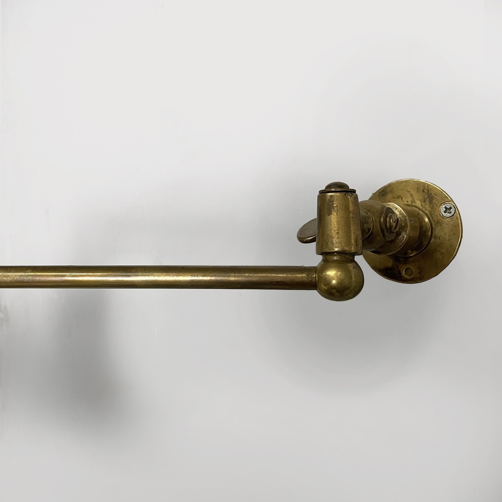 Lampada da parete in ottone e vetro, 1940 ca.