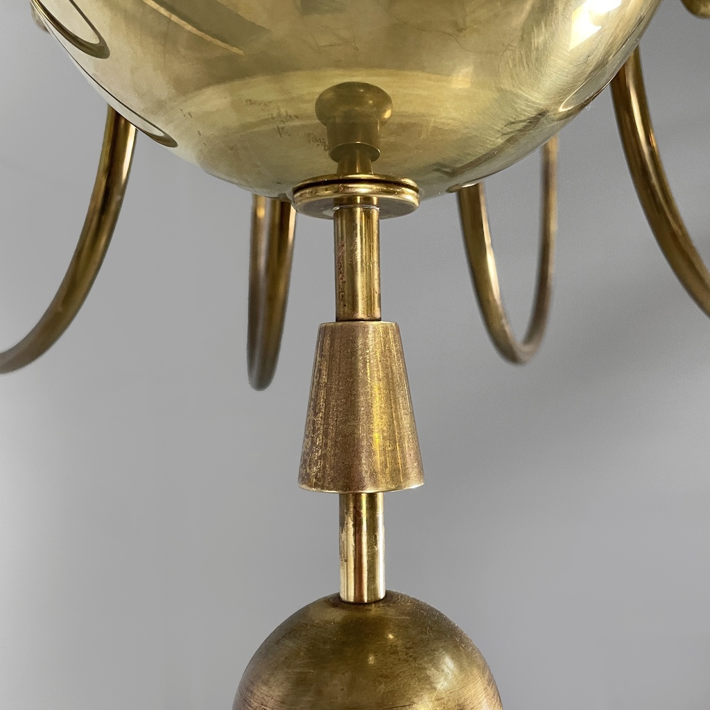 Lampadario in ottone e metallo bianco, 1950 ca.