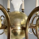 Lampadario in ottone e metallo bianco, 1950 ca.