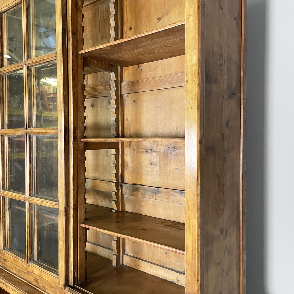 Credenza in legno e vetro, 1930 ca. 