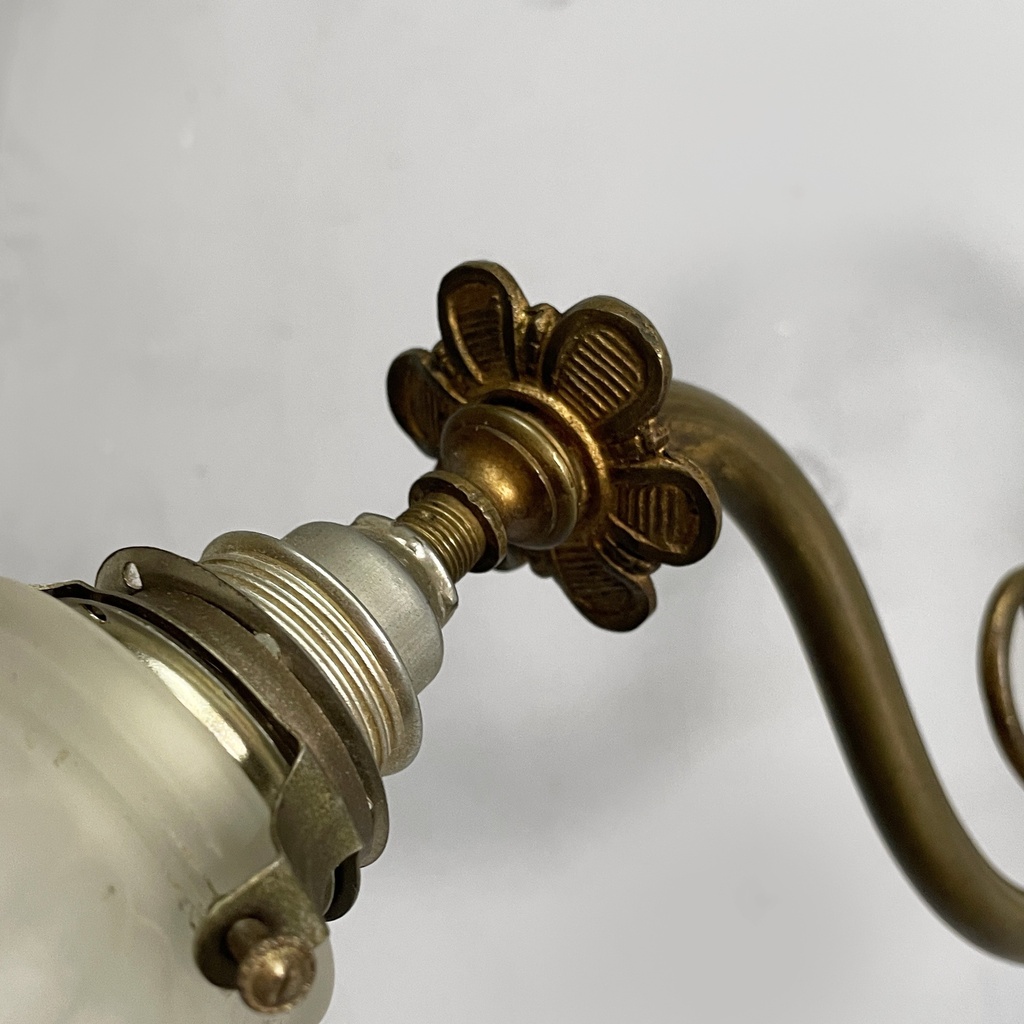 Applique in ottone e vetro, 1930 ca.