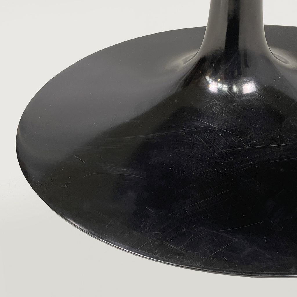 Tavolo da pranzo Tulip di Eero Saarinen per Knoll, 1980 ca. 