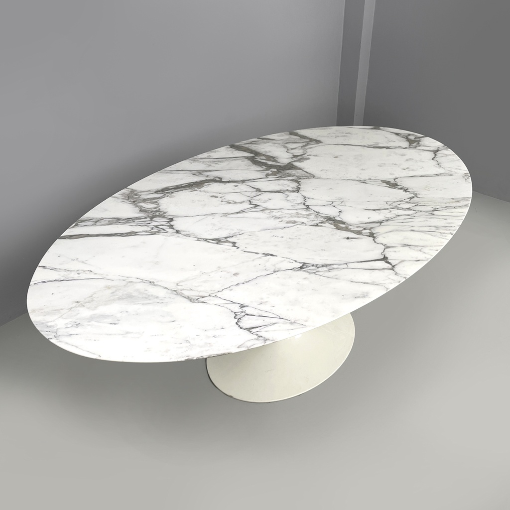 Tavolo da pranzo Tulip di Eero Saarinen per Knoll, 2015