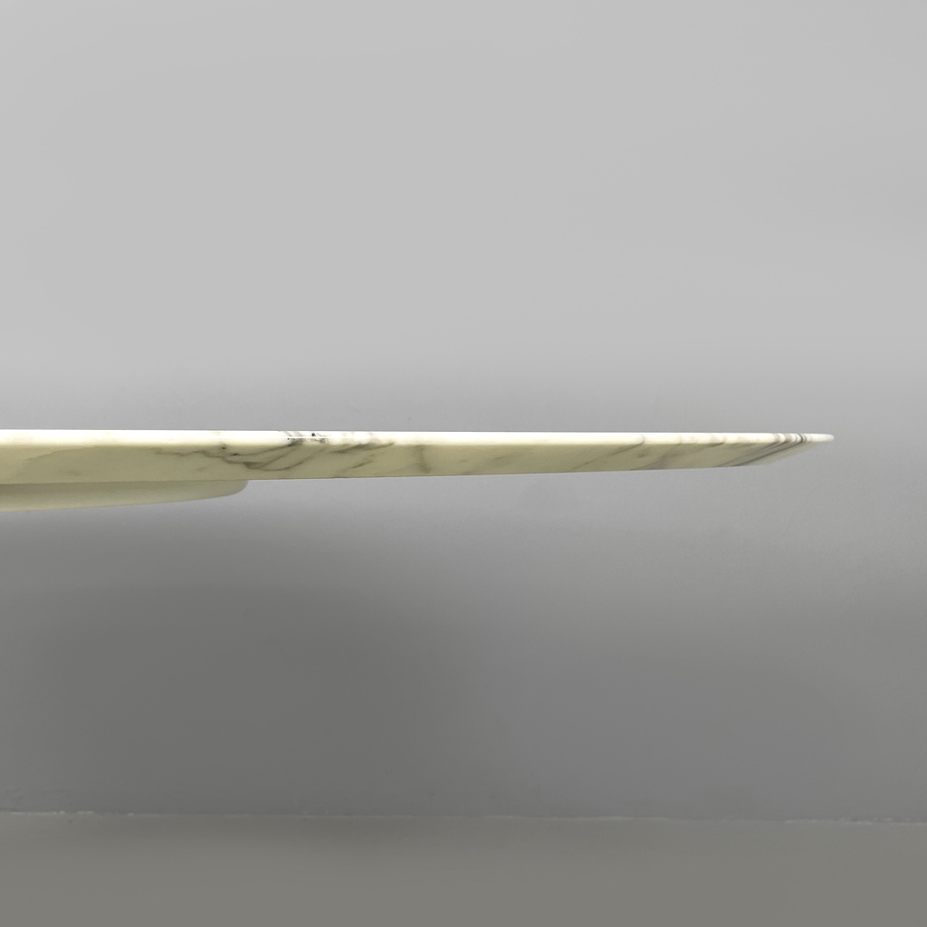 Tavolo da pranzo Tulip di Eero Saarinen per Knoll, 2015