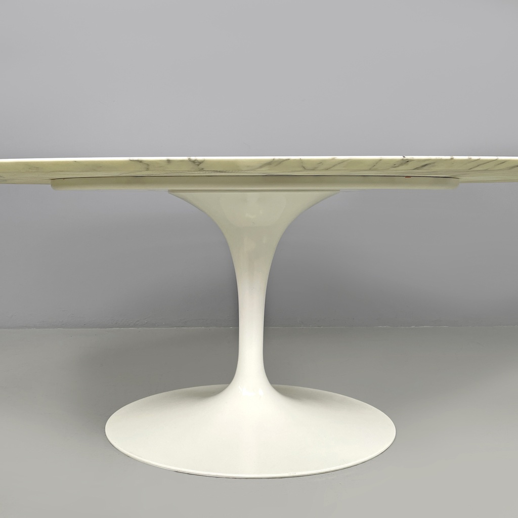 Tavolo da pranzo Tulip di Eero Saarinen per Knoll, 2015